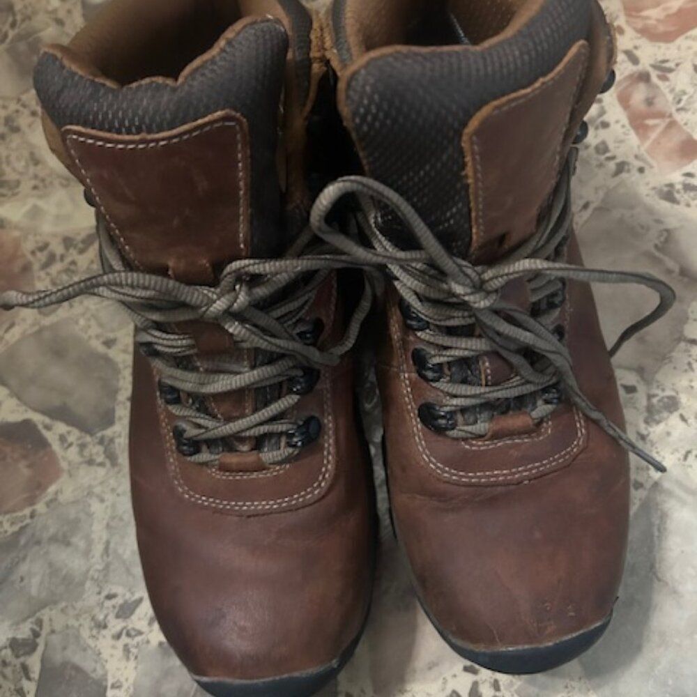 Bass Brown Ontario Waterproof Hiking boots, size 10.5